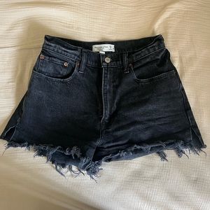 Abercrombie curve love high rise mom short size 26w/2